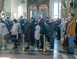 В Четверг Страстной седмицы Преосвященнейший епископ Симон совершил Божественную литургию святителя Василия Великого в Покровском кафедральном соборе г. Шахты