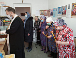 Протоиерей Роман Мясников в праздник Крещения Господня освятил воду в доме престарелых п. Садовый