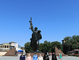 Преосвященнейший епископ Симон принял участие в открытии мемориальной доски в честь героя Великой Отечественной войны и возложении цветов на площади «Сорокалетия Победы» в г. Шахты