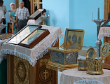 Епископ Симон возглавил молитву у святынь в старинном казачьем храме святителя Николая Чудотворца станицы Еланской