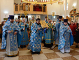 В престольный праздник Преосвященнейший епископ Симон возглавил Божественную литургию в храме Державной иконы Божией Матери города Донецка