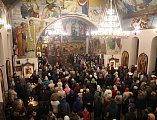 Праздников Праздник и Торжество из Торжеств. В праздник Светлого Христова Воскресения в Покровском кафедральном соборе г. Шахты состоялось торжественное богослужение