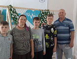 На базе центра добровольчества «Пульс района» была организована мастерская для плетения сетей маскировки