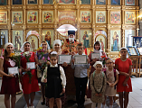 В Донском храме г. Новошахтинска поздравили прихожанок с празднованием дня святых жен-мироносиц.