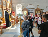 В Донском храме г. Новошахтинска встречают детей из Северодонецка.