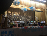 По приглашению директора станичной школы Юлии Борисовны Кулеминой настоятель Успенского храма станицы Калитвенской иерей Игорь Лосев присутствовал на выпускном вечере учеников 9 и 11 классов