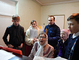 Воспитанники воскресной школы «Никольцы» и их родители, гости и прихожане, прибывшие на встречу Благодатного огня стали участниками детского пасхального праздника в храме свт. Николая х. Гуково
