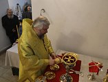Преосвященнейший епископ Симон совершил Божественную литургию в храме Покрова Пресвятой Богородицы города Красный Сулин