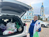 В городе Шахты священнослужители и верующие передали собранную для военнослужащих гуманитарную помощь