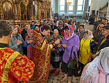 В Свято Успенском храме поздравили прихожанок с днем святых жен-мироносиц
