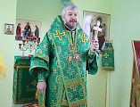 В престольный праздник Преосвященнейший епископ Симон совершил Божественную литургию в храме преподобного Паисия Святогорца при епархиальном реабилитационном центре для наркозависимых х. Маркин