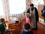 Благочинный Кашарского округа протоиерей Игорь Жевердан посетил детский сад в Кашарском районе