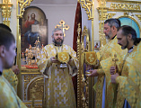 Преосвященнейший епископ Симон возглавил воскресную Божественную литургию в храме Святой Троицы города Каменск-Шахтинский