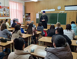 Священник принял участие в родительском собрании школы №42