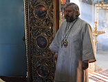 На девятый после кончины протоиерея Валерия Татаркина Преосвященнейший епископ Симон совершил заупокойную Божественную литургию в храме святителя Николая г. Шахты