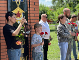 В Зверево почтили память погибших шахтеров Донбасса у мемориала горняцкой славы 