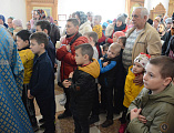 В престольный день Преосвященнейший епископ Симон совершил Божественную литургию в храме Державной иконы Божией Матери города Донецка