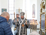 Епископ Симон совершил утреню Великого Пятка с чтением двенадцати страстных Евангелий
