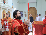 Продолжая пасхальные торжества, Преосвященнейший епископ Симон совершил Божественную литургию в храме вмч. Георгия Победоносца пос. Новозарянский