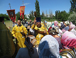 В храме Всех Святых, в земле Российской просиявших г. Шахты прошло праздничное богослужение по случаю престольного праздника