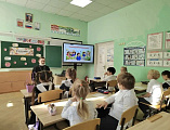 Священник рассказал первоклассникам Каргинской школы о силе слова