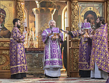 В Великий Четверг Страстной седмицы – воспоминание Тайной Вечери Преосвященнейший епископ Симон совершил богослужение в Покровском кафедральном соборе города Шахты