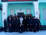 В храме святого Пантелеимона г. Гуково иерей Олег Бурлаков совершил заупокойная панихида по убиенным в годы геноцида казаков