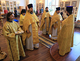 Соборным богослужением отметили престольный праздник в домовом храме Института сферы обслуживания и предпринимательства (филиал) ДГТУ в городе Шахты в честь апостола и евангелиста Иоанна Богослова