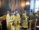 В день Отдания праздника Воздвижения Животворящего Креста Господня Преосвященнейший епископ Симон совершил Божественную литургию в храме святителя Николая ст. Багаевской