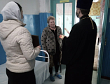 Протоиерей Роман Мясников поздравил сотрудников и постояльцев хосписа хут. Красный с Пасхой Христовой