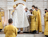 Преосвященнейший епископ Симон совершил воскресную Божественную литургию и иерейскую хиротонию в Покровском кафедральном соборе города Шахты