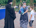 В День семьи любви и верности на Соборной площади города Шахты чествовали многодетные семьи