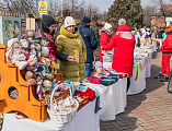 В прощеное воскресенье на Соборной площади города Шахты состоялись народные гуляния, посвященные Масленице