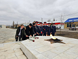 Иеромонах Димитрий (Яроцкий) вместе с кадетами казачьего техникума﻿ в День неизвестного солдата почтил память погибших у Вечного огня