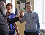 Настоятель Смоленского храма станицы Шумилинской иерей Александр Туховский встретился с учащимися школы и воспитанниками детского сада станицы Мигулинской