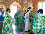 Преосвященнейший епископ Симон совершил Божественную литургию и диаконскую хиротонию