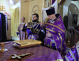 Преосвященнейший епископ Симон совершил Божественную литургию и панихиду в храме великомученика Пантелеимона пос. Глубокий