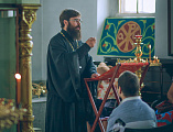 «Один из главных смыслов христианской жизни – учиться жить по Евангелию». В Покровском кафедральном соборе г. Шахты продолжаются регулярные беседы на евангельское чтение