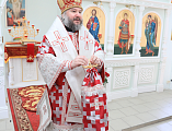 Продолжая пасхальные торжества, Преосвященнейший епископ Симон совершил Божественную литургию в храме вмч. Георгия Победоносца пос. Новозарянский