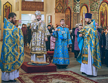 В праздник Сретения Господня Преосвященнейший епископ Симон совершил Божественную литургию в Покровском кафедральном соборе г. Шахты