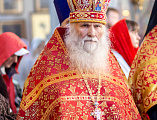 Праздник Светлого Христова Воскресения в Покровском кафедральном соборе города Шахты продолжился великой вечерней