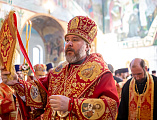 Праздник Светлого Христова Воскресения в Покровском кафедральном соборе города Шахты продолжился великой вечерней