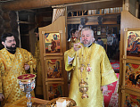 Преосвященнейший епископ Симон совершил Божественную литургию в храме в честь иконы Божией Матери «Одигитрия» поселка Таловый