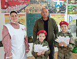 Учащиеся воскресной школы "Благовест" и юнармейцы Октябрьского района принимают участие в акции «Письмо солдату»