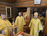 Преосвященнейший епископ Симон совершил Божественную литургию в храме в честь иконы Божией Матери «Одигитрия» поселка Таловый
