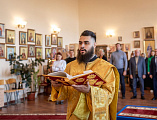 Соборным богослужением отметили престольный праздник в домовом храме Института сферы обслуживания и предпринимательства (филиала) ДГТУ в городе Шахты в честь апостола и евангелиста Иоанна Богослова
