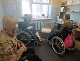 Груз добра и благодарности: прихожане храма из села Алексеевки поздравили бойцов в госпитале с Днем Победы