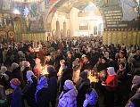 Рождественская ночь собрала шахтинцев на праздничное торжественное богослужение в соборе Покрова Пресвятой Богородицы