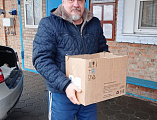 Храм в честь Покрова Пресвятой Богородицы г. Новошахтинска передал продукты гуманитарному центру «От сердца к сердцу»