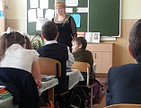 Урок по основам православной культуры в школе №25 посетил клирик Никольского храма города Шахты